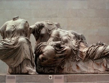 Προκλητικό άρθρο στη Guardian: «Βρετανία και Ελλάδα να μοιραστούν τα μάρμαρα του Παρθενώνα»